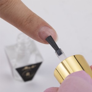 Preparat-niwelujacy-zapowietrzenia-paznokci-do-zelu,-akrylu,-akrylozelu,-hybrydy-Nail-Fix-by-Monika-Mielniczuk-MollyLac-10-ml-2.webp