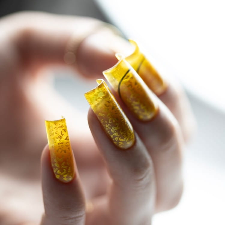 TOP-CRYSTAL-GLASS-YELLOW-5.webp