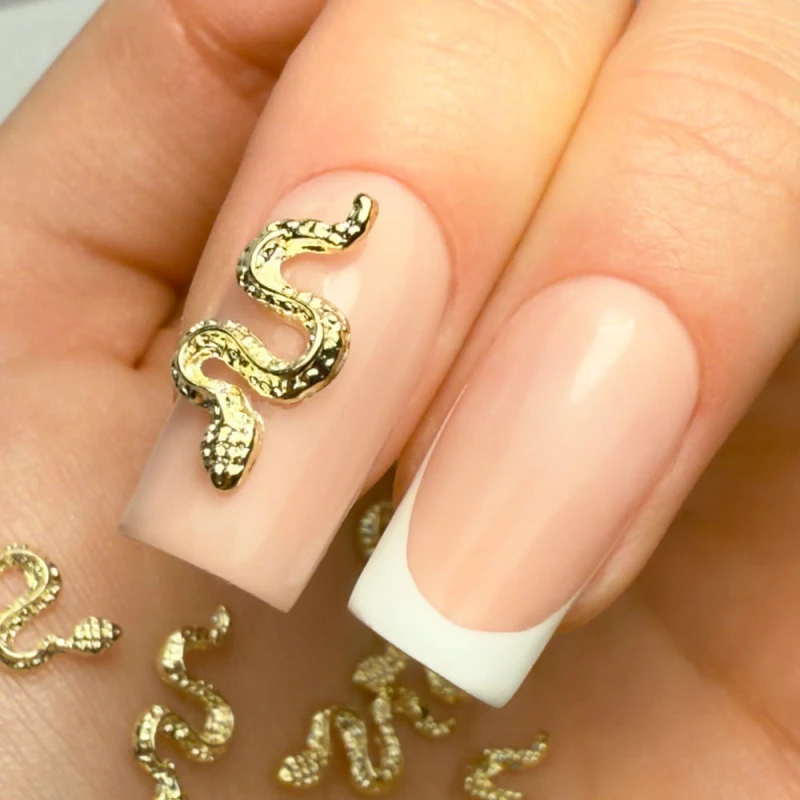 pol_pl_Ozdoby-do-paznokci-weze-3D-Molly-Nails-SZ-153-10-szt-24572_4.jpg