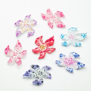 pol_pl_10-1gratis-Kasetka-z-ozdobami-akrylowe-kwiatki-3D-Molly-Nails-mix-kolorow-60-sztuk-30854_4.jpg
