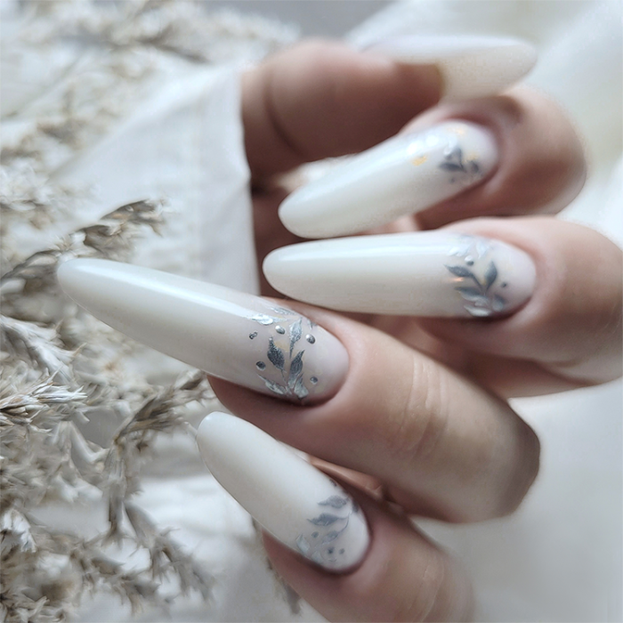 2022_gold_rush_real_silver_milky_top_porcelain_swan_nail_art_creator_influencer_szpony.i.pazury_1.png