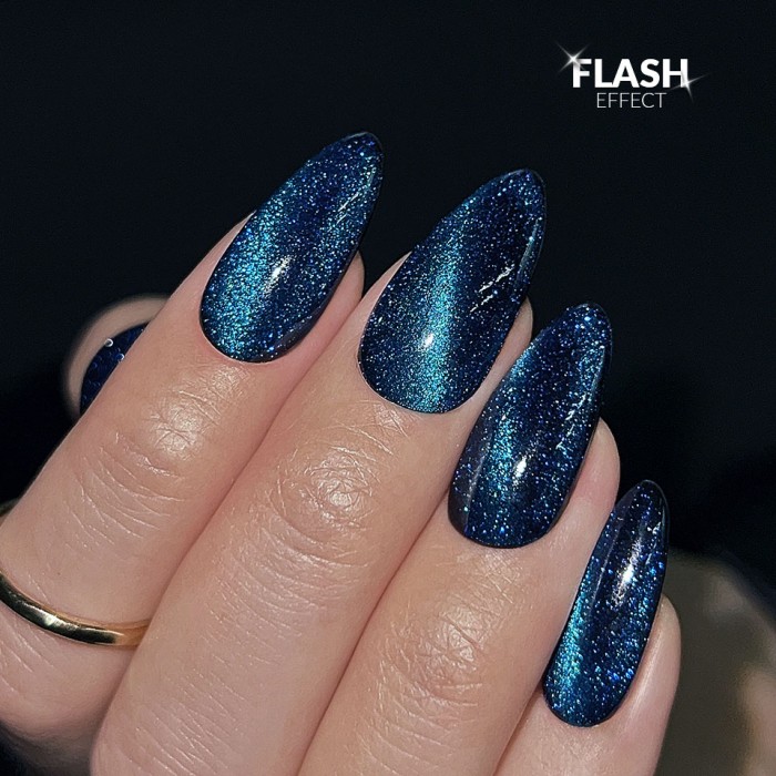 top_coat_cat_eye_blue_flash_slowianka_nail_trends_stylizacja_2_1.jpg