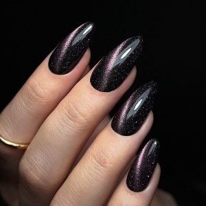 top_coat_cat_eye_violet_flash_slowianka_nail_trends_stylizacja_1_1_1.jpg