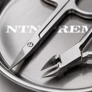 pol_pl_10-1gratis-Metalowa-tacka-na-narzedzia-NTN-Premium-okragla-srebrna-31495_2.jpg