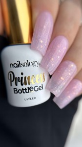 Zel-budujacy-w-butelce-Nailsology-Bottel-Gel-Princess-8-ml-Love-Kiss-P07-Pojemnosc-8-ml-1.jpg