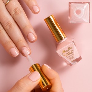 pol_pm_Odzywka-ochronna-i-wzmacniajaca-3-Step-System-Botanical-Strong-Nail-Conditioner-MollyNails-10-ml-31571_3.jpg
