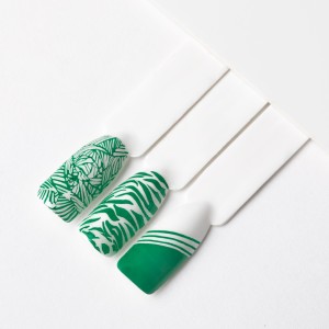pol_pl_Lakier-do-stempli-i-stampingu-Molly-Nails-PRO-Stamping-Green-Nr-12-10ml-25820_5.jpg