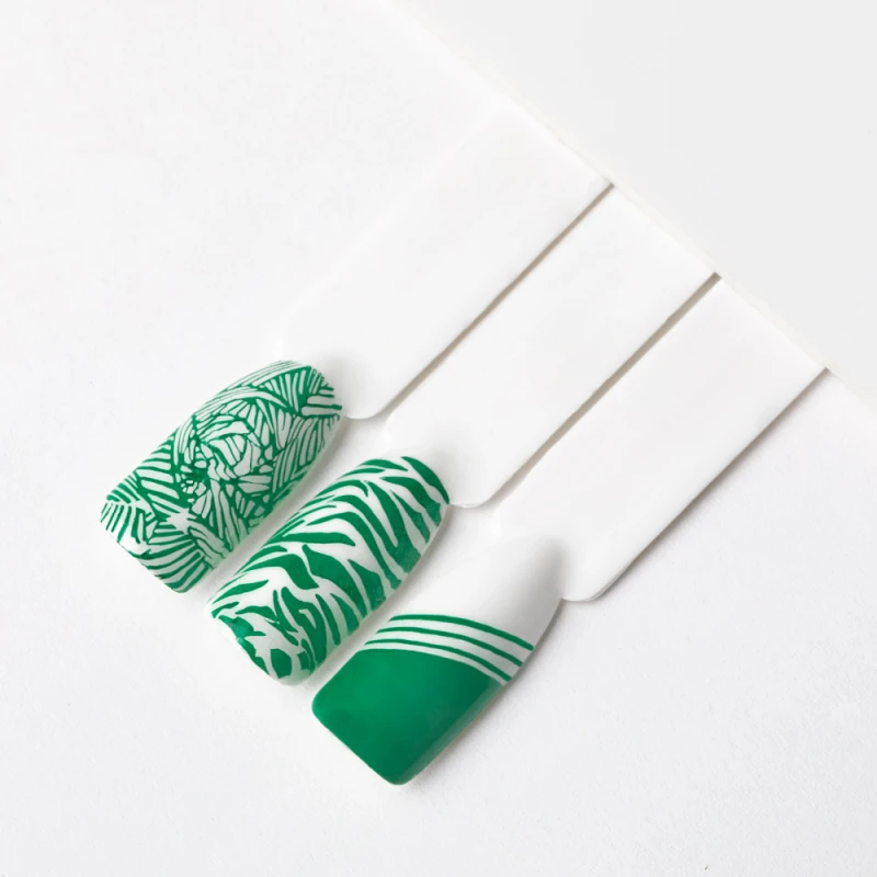 pol_pl_Lakier-do-stempli-i-stampingu-Molly-Nails-PRO-Stamping-Green-Nr-12-10ml-25820_5.jpg