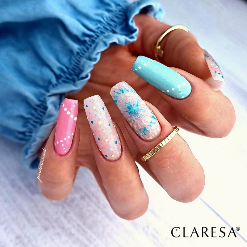 stylizacja-paznokci-hybrydowych-zakonczona-Topem-glitter-silver.webp